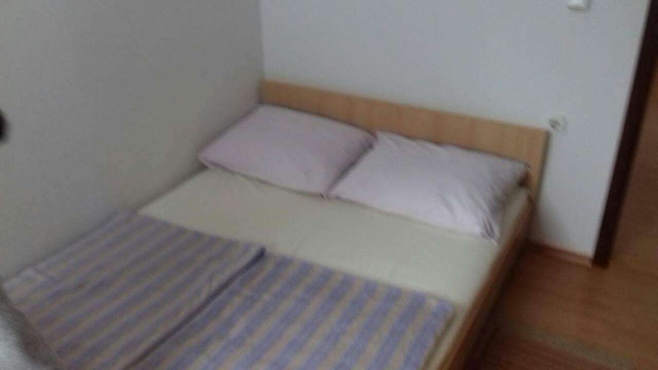 Apartmani Misak Vrsi Exterior photo