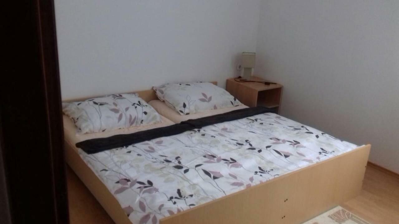 Apartmani Misak Vrsi Exterior photo